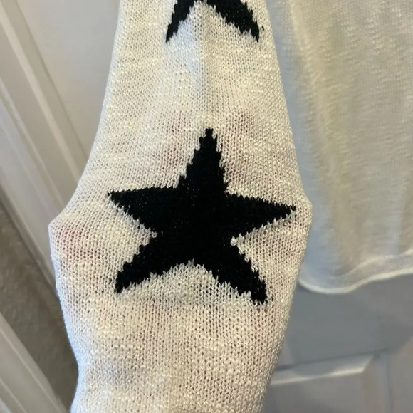 Hem & Thread White Hooded Sweater with Black Star Sleeves size Medium - Picture 3 of 6